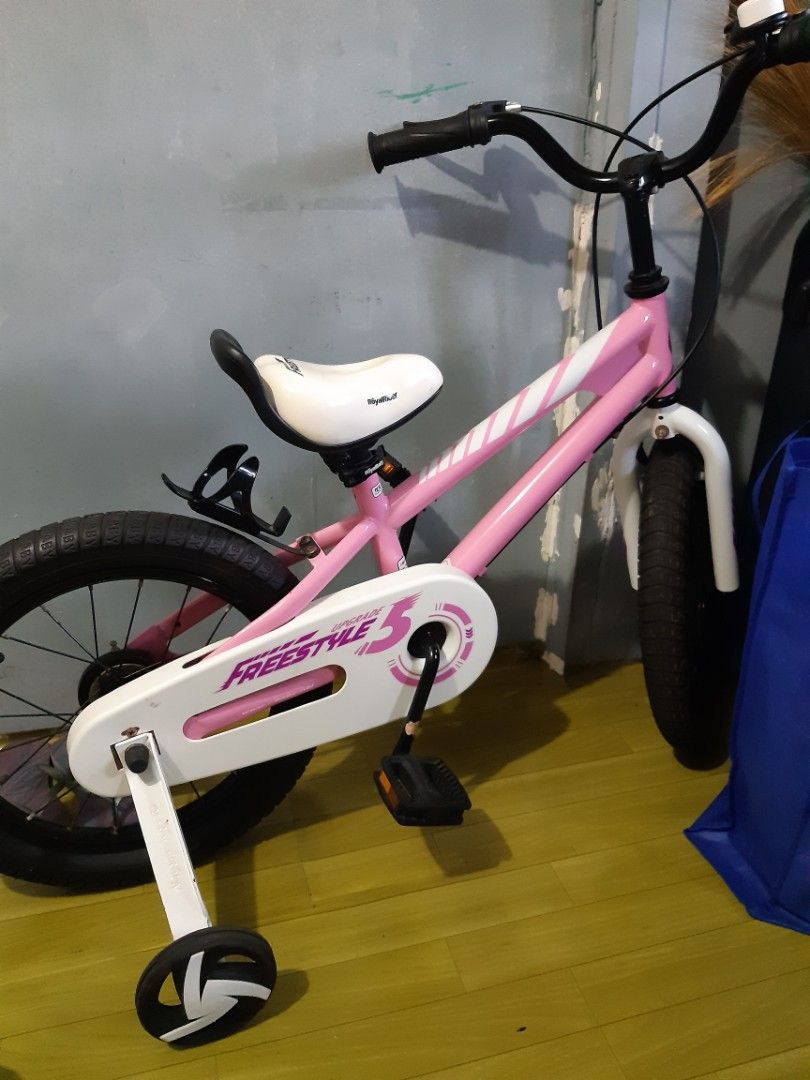 Pink bicycle, Sports Equipment, Bicycles & Parts, Bicycles on Carousell