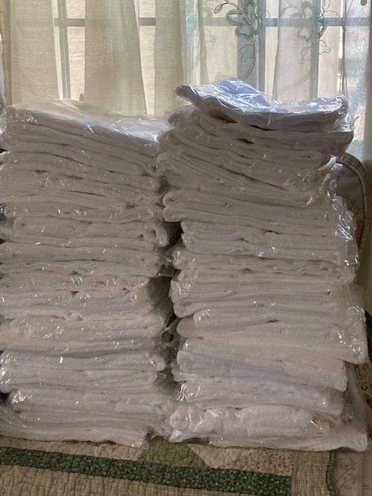 Quality Bath Towel (Category: Towels, Napkins & Holders) located in Taguig. Submitted by azil16 (Listing ID 1209768972, Image 1). Description: Quality Bath Towel (White Color only) 70 x 140 cm 100 % Cotton 500 gsm For 280 pesos per piece Shipping fee shouldered by buyer.