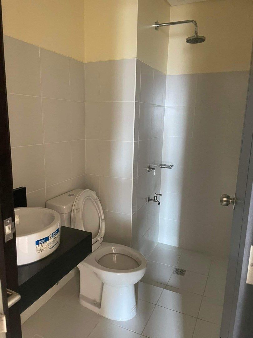 ROCHESTER GARDEN RFO 12BR PASIG RENT TO OWN TAGUIG MANILA AYALA