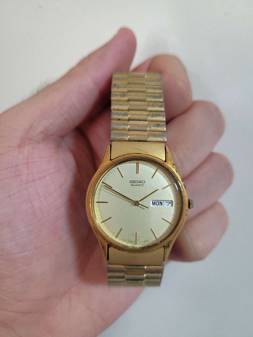 Seiko Gold Tone Quartz (*need battery replacement), Men's Fashion, Watches  & Accessories, Watches on Carousell