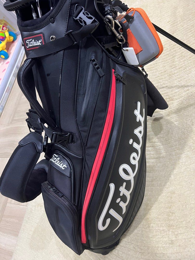 Titleist jet black hotsell premium golf stand bag