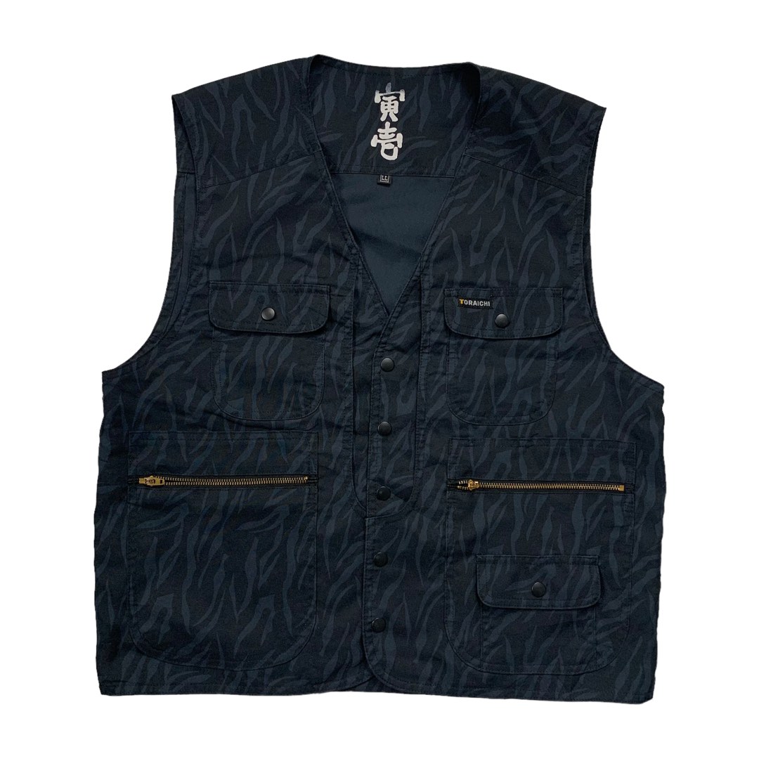 Toraichi camouflage tactical vest, Men's Fashion, Men's Clothes, Tops