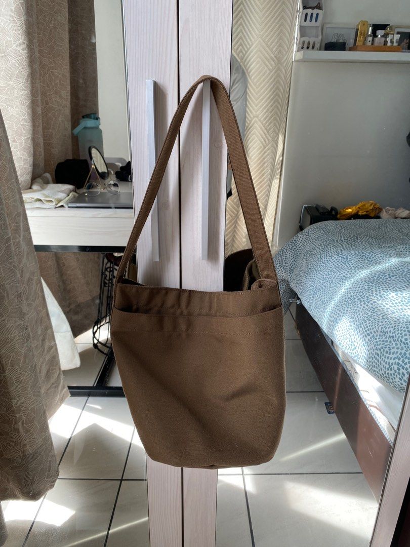 Uniqlo Canvas Bag Dark Green, Women's Fashion, Women's Bags & Wallets