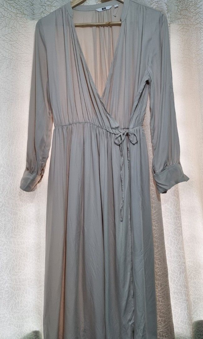 uniqlo rayon long sleeve wrap dress UNIQLO Women's Rayon Beige Long Sleeve Wrap Dress Size Small