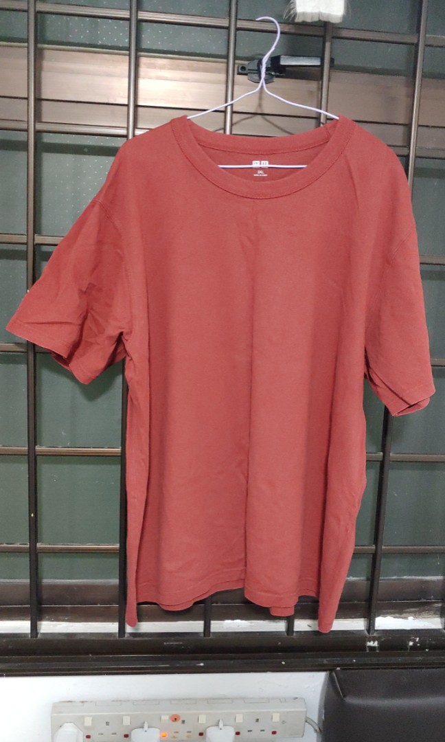 Uniqlo U Crewneck Tee/T-shirt Peach size L, Men's Fashion, Tops & Sets,  Tshirts & Polo Shirts on Carousell