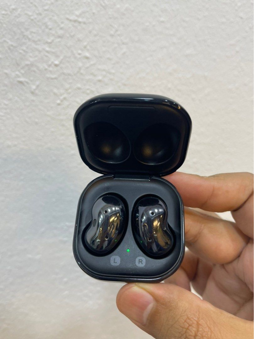 Used Samsung Galaxy Buds Live