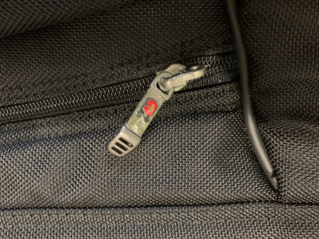 Victorinox Slim Gatment Bag, Men's Fashion, Bags, Belt bags, Clutches and Pouches on Carousell