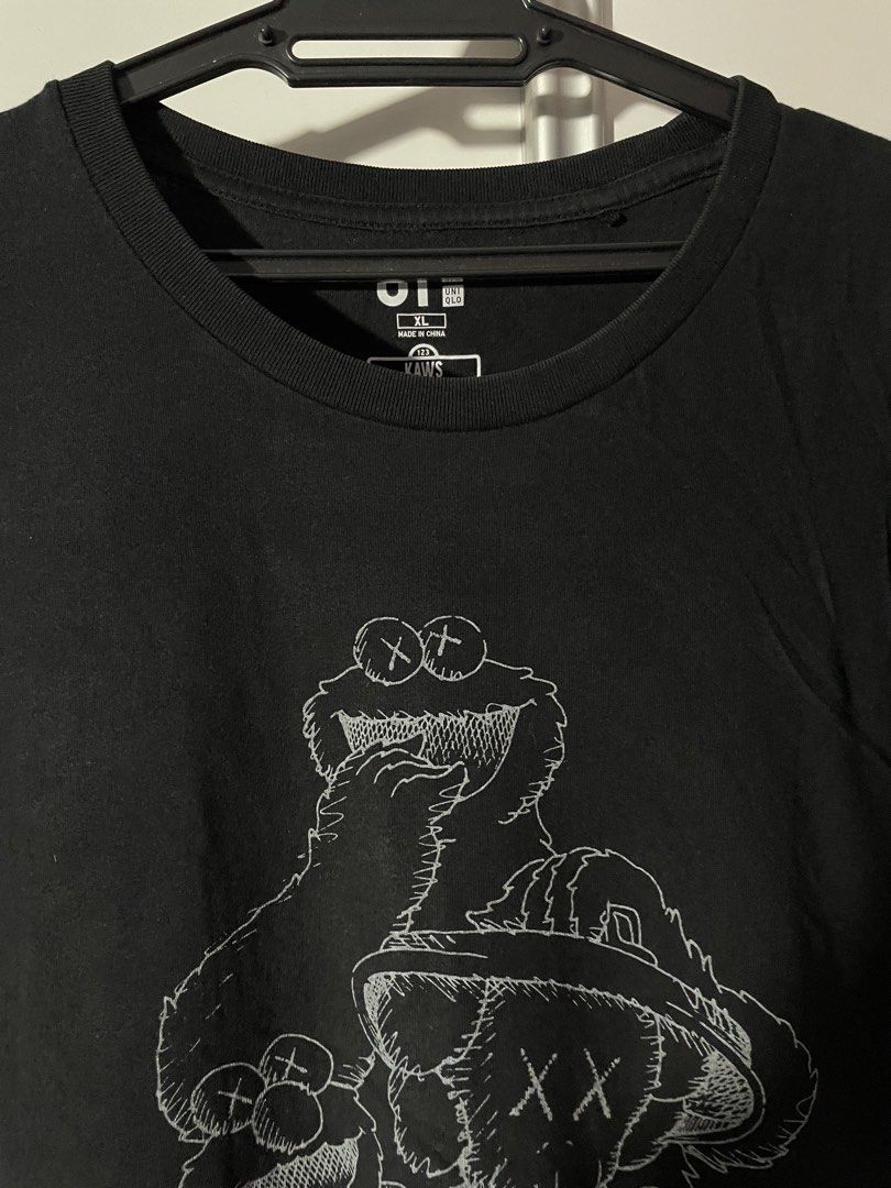 Vintage Kaws Black shirt supreme elmo sesame street paris streetwear