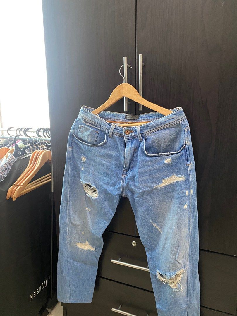 Zara Man Ripped Loose Jeans (Category: Jeans) located in Manila. Submitted by keepitminimal (Listing ID 1209684520, Image 2). Description: Last price posted. Comfy and stylish. Ideal for those standing 5’6 feet tall. .