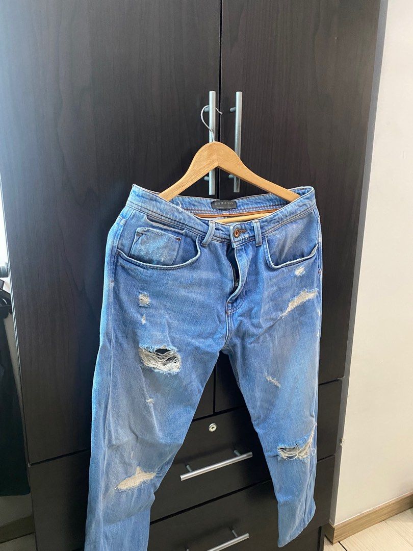 Zara Man Ripped Loose Jeans (Category: Jeans) located in Manila. Submitted by keepitminimal (Listing ID 1209684520, Image 3). Description: Last price posted. Comfy and stylish. Ideal for those standing 5’6 feet tall. .