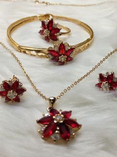 18kgp Vintage Necklace, earrings, ring & bangle set