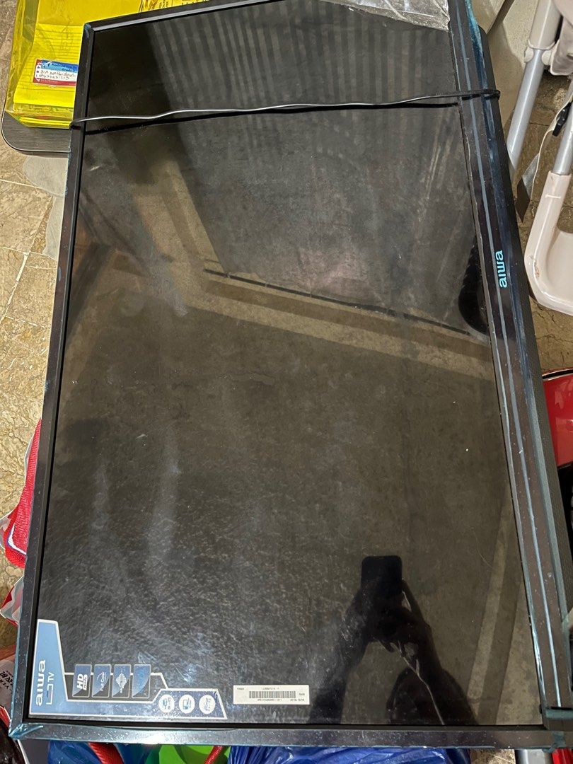 Aiwa 40” HD LED TV (Category: TV) located in Quezon City. Submitted by onthespotstore (Listing ID 1209936370, Image 3). Description: Aiwa 40” TV LED tv May plastic cover pa yung mismong screen Japan technology Issue: Universal remote lang kasama kasi Hindi ko mahanap yung remote since naglipat kasi kami Rfs: decluttering .