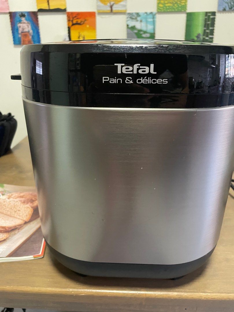 Breadmaker (Category: Breadmakers) located in Singapore. Submitted by spinach123 (Listing ID 1209969764, Image 2). Description: Only used twice- once to make bread and once to make yoghurt. Selling as i am moving and seldom use it. .