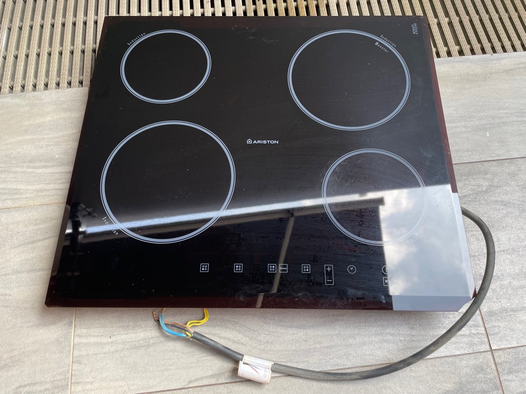 Ariston induction cooker, TV & Home Appliances, Kitchen Appliances