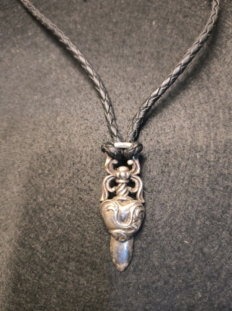 お気にいる 即完売『CHROME 希少 HEARTS』SLCN LRG DAGGAR PDT 味わい深かっ ペンダントネックレス