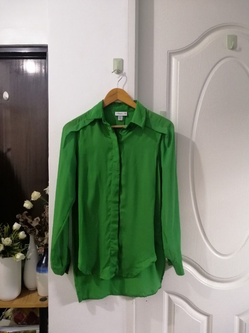 Authentic 3.1 Phillip Lim (Category: Luxury Apparel) located in Malolos. Submitted by sofideclutters (Listing ID 1209888612, Image 1). Description: 3.1 Authentic Philip Lim longsleeves green top, 20K+ price range Like new condition Cotton Super selling low Fita s-semilarge Searchable sya.