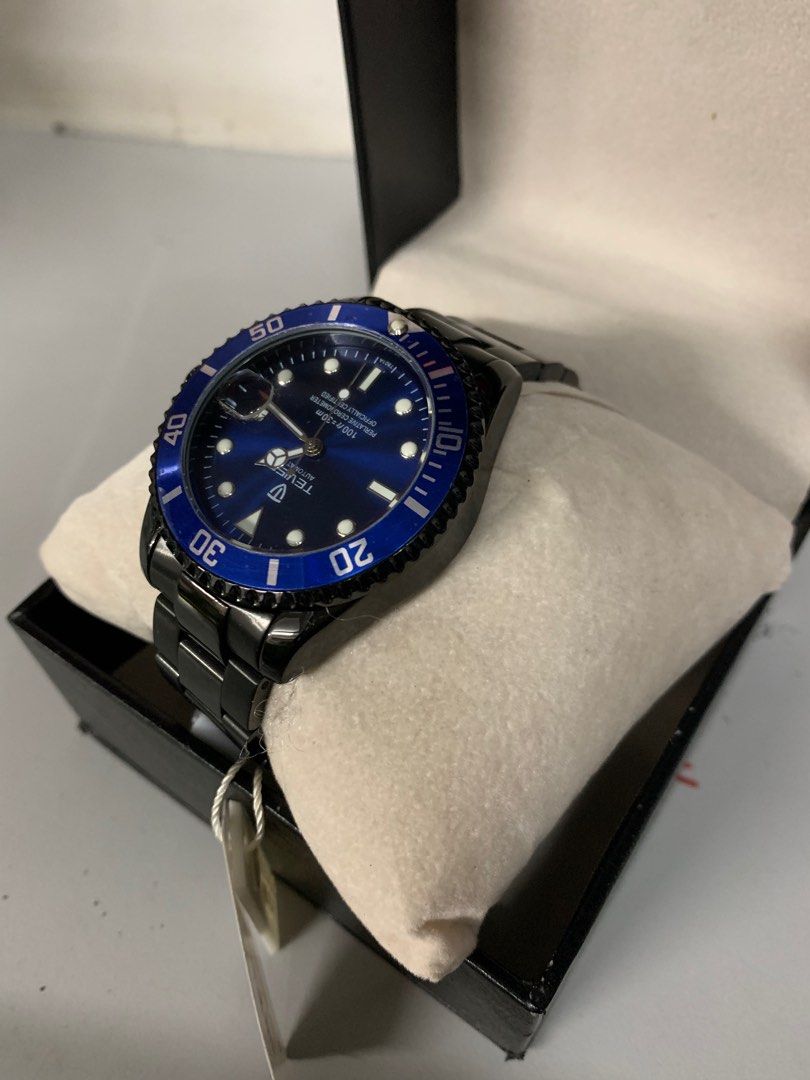 Automatic watch (Category: Watches) located in Singapore. Submitted by Jackrose (Listing ID 1209999540, Image 1). Description: Brand new unisex watch. From gift 🎁 .