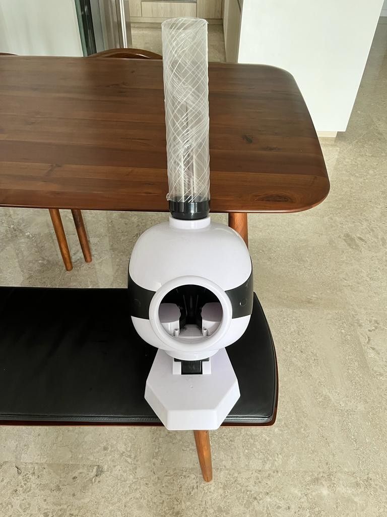 Badminton shuttle launcher, Sports Equipment, Other Sports Equipment