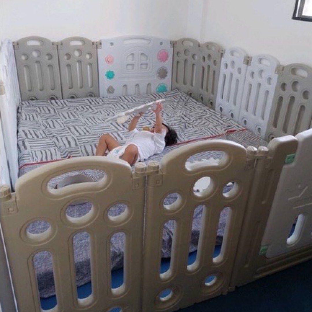 Big Baby Folding Playpen w/ Playmat Balls and Ring, Babies & Kids, Baby