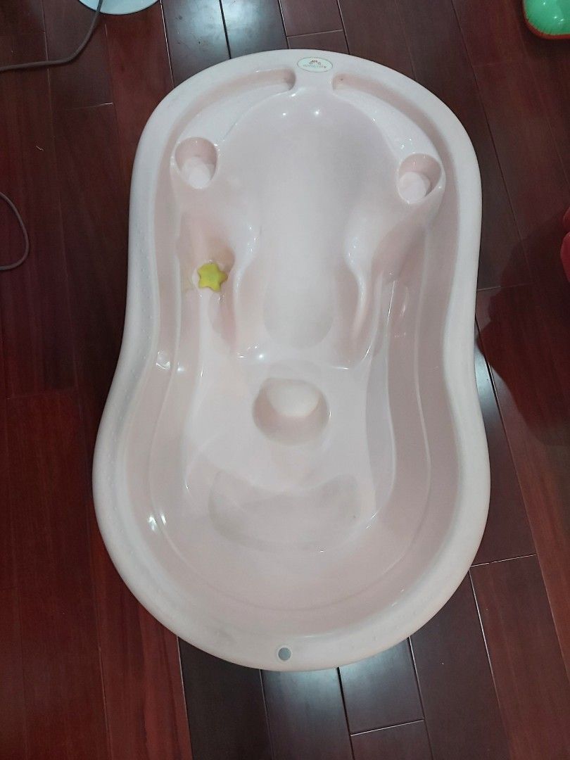Big bath tub, Babies & Kids, Bathing & Changing, Bathtub & Bath