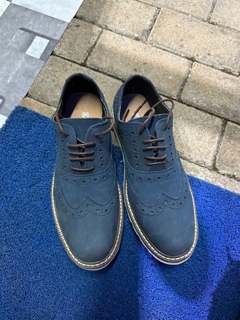 Blue leather Spade men shoes (Category: Casual Shoes) located in Quezon City. Submitted by tkmarl (Listing ID 1210010169, Image 2). Description: Authentic leather shoes.