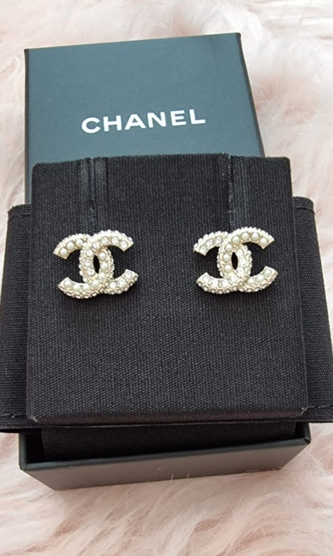 BNIB Chanel Light Gold Crystal Pearl Earrings, Luxury, Accessories on  Carousell