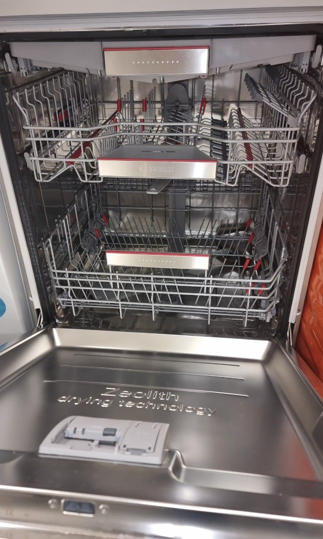 BOSCH DISHWASHER SERIES 8 model SMS8YCI01E NEW, TV & Home Appliances