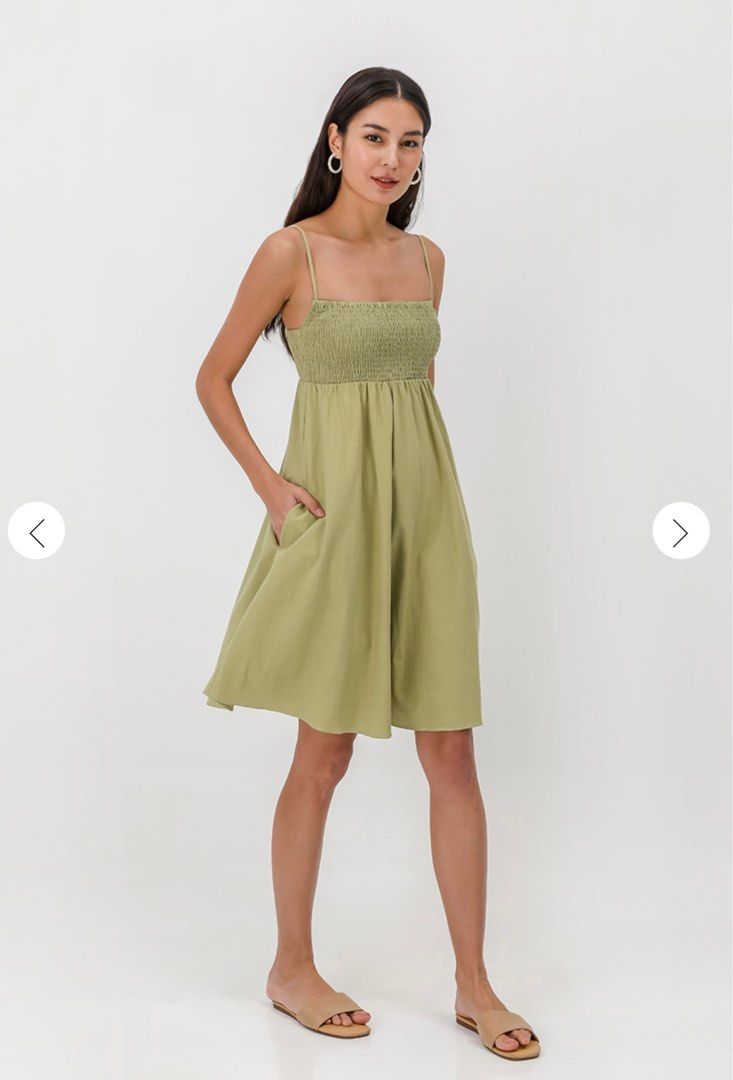 Uo ember smocked top midi dress