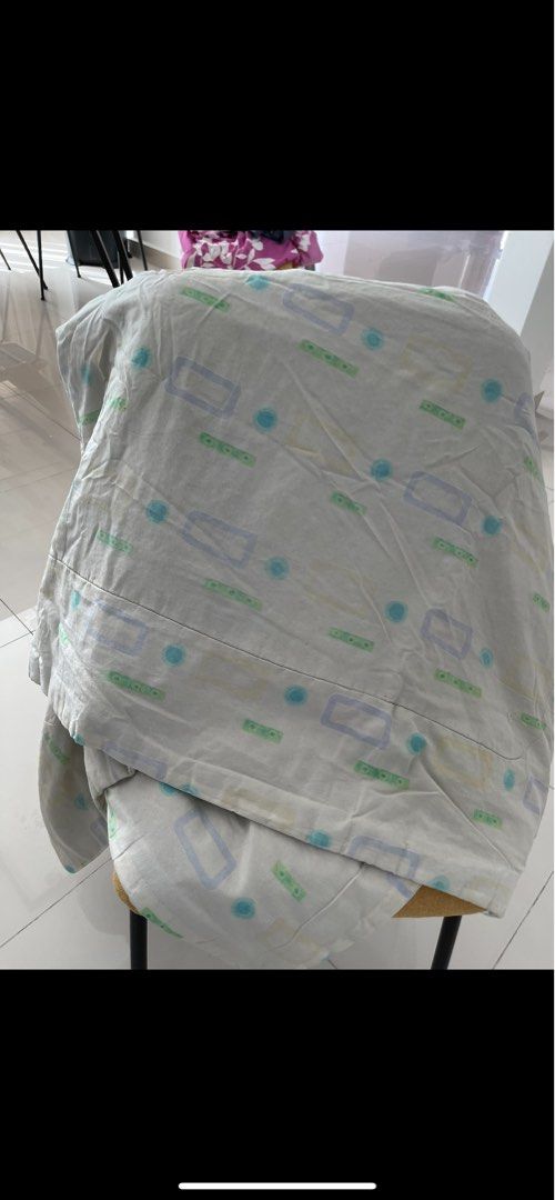 Comforter (Category: Bedding & Towels) located in Kuala Lumpur. Submitted by annabelletee (Listing ID 1210018392, Image 2). Description: 39 per pcs Self pickup at bandar parklands .