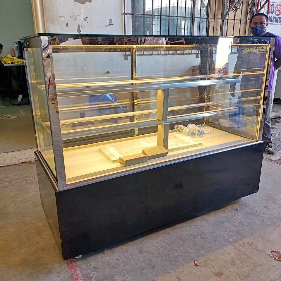 COMMERCIAL CAKE DISPLAY CHILLER (Floor type) Large, TV & Home