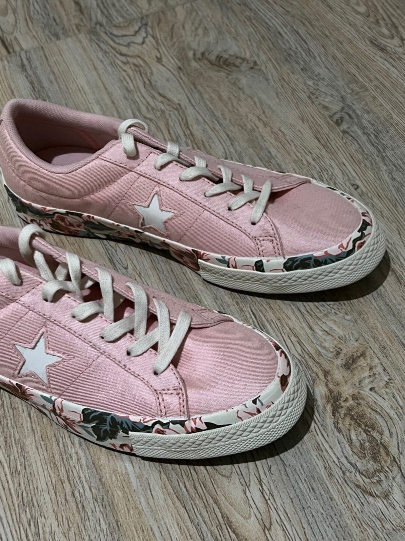 Girls converse store one star