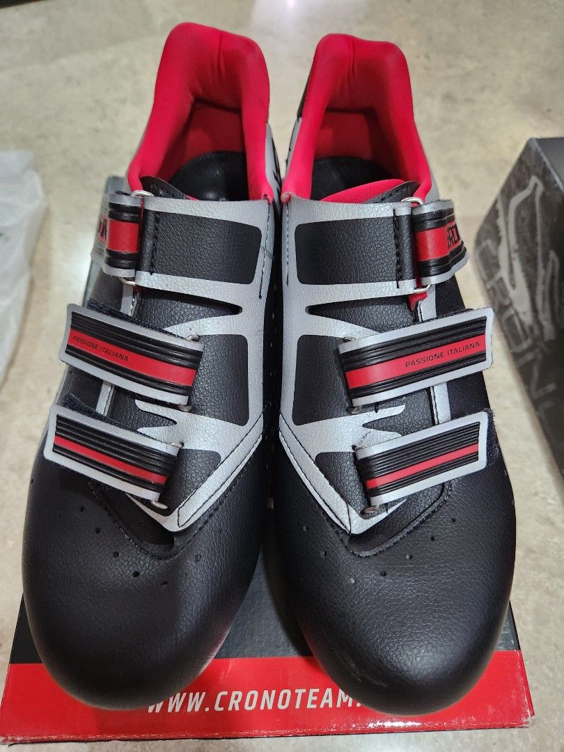Mens cycling hotsell shoes size 1