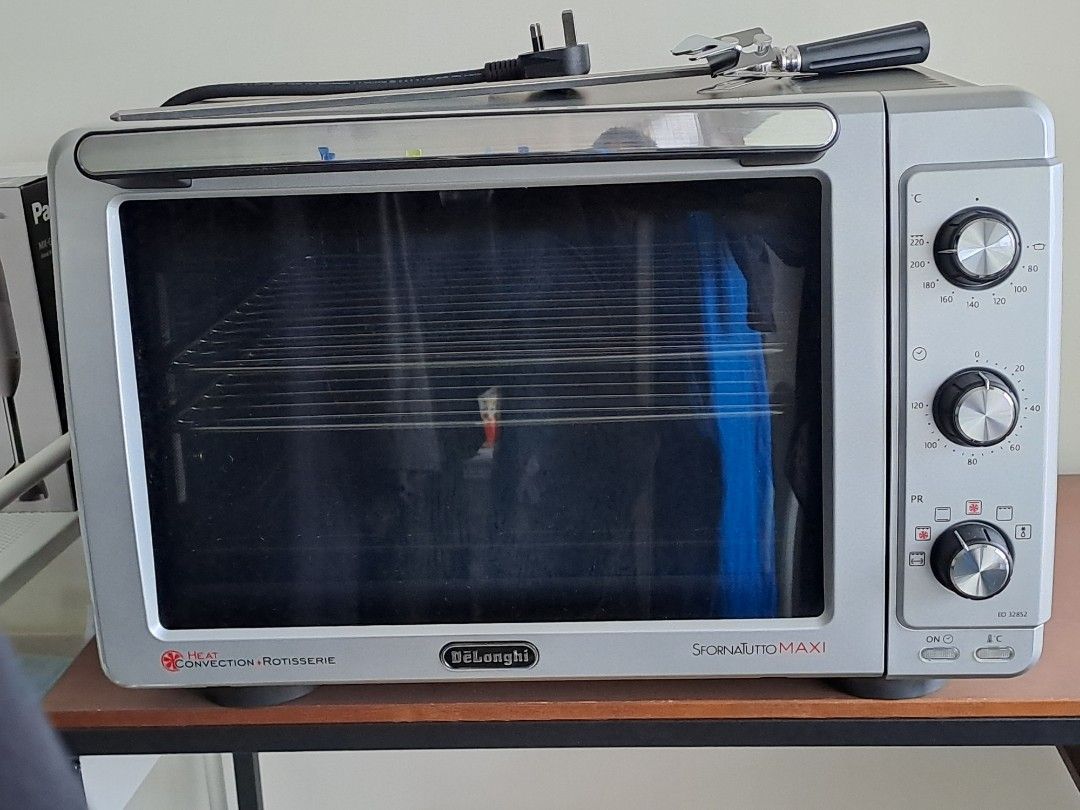 DeLonghi EO32852 Heat Convection + Rotisserie oven 32L, 家庭電器, 廚房電器, 焗爐及多士爐 Carousell