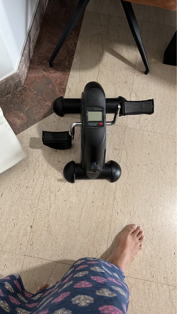 Exercise Bike for knees and leg movements, Sports Equipment, Exercise