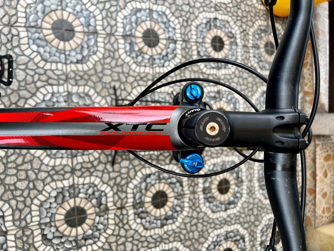 Giant XTC Advanced 2 Carbon Frame RUSH SALE Sports Equipment