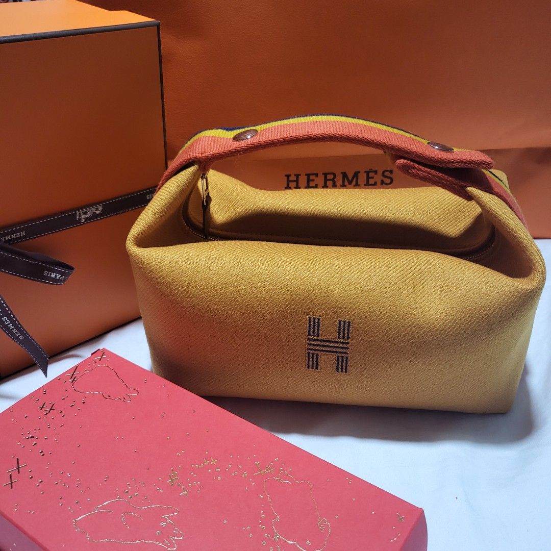 ONHAND HERMES RED SLING BAG w/ FREE BRUSHES