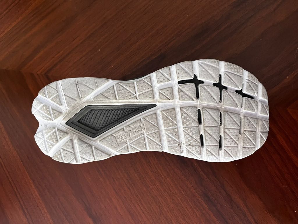 Hoka match 5 size EU 42 2 3 UK 8.5 US 9 Men s Fashion Footwear Sneakers on Carousell