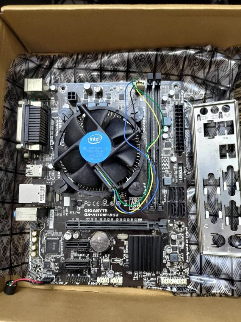 Intel i3 6100 Gigabyte h110m mobo cpu stock fan IO shield