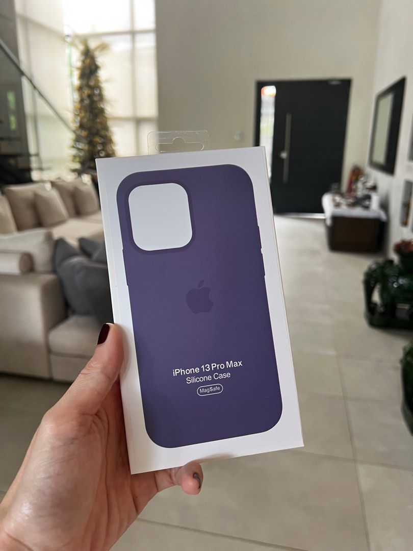 iPhone 13 / iPhone 13 Pro Max / iPhone 13 Pro Silicone Case MagSafe Compatible (Category: Cases & Sleeves) located in Quezon City. Submitted by playamerica (Listing ID 1209886814, Image 2). Description: Available for iPhone 13 / 13 Pro / 13 Pro Max Material: Liquid Silicone + Microfiber Inner Lining MagSafe compatible Smooth, matte finish Anti-fingerprint Lightweight Non-slip grip SAME DAY DELIVERY VIA GRAB/LALAMOVE (BUYER’S EXPENSE) LOCATION: HO