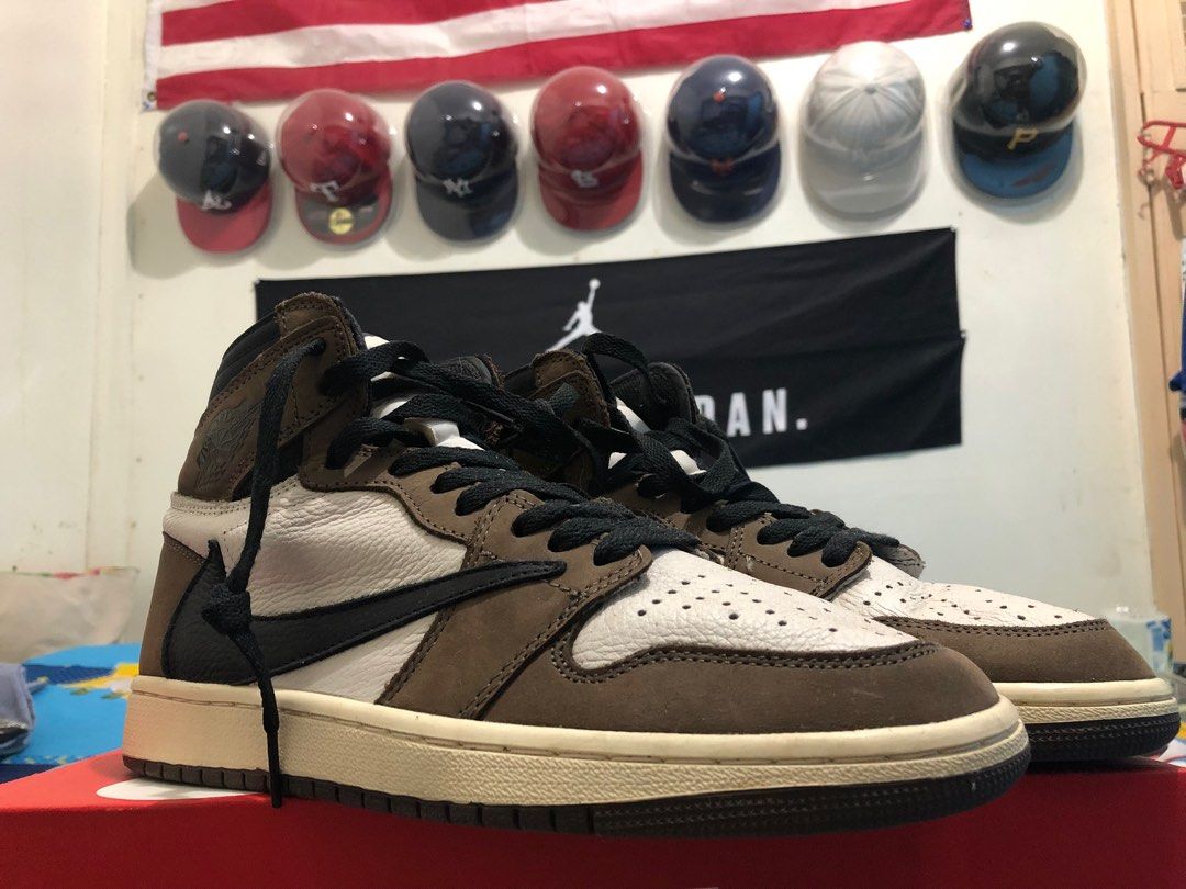 J1 travis scott high sz 9.5us Men s Fashion Footwear Sneakers