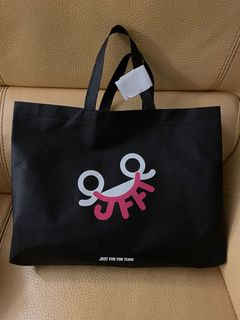 （分類：）位於 。 由 oswald.__ 提交（商品編號 1210042985，圖片 1）。簡介： 。