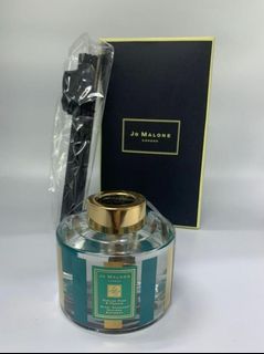(Category: ) located in . Submitted by universeofperfumes (Listing ID 1209899441, Image 1). Description: .