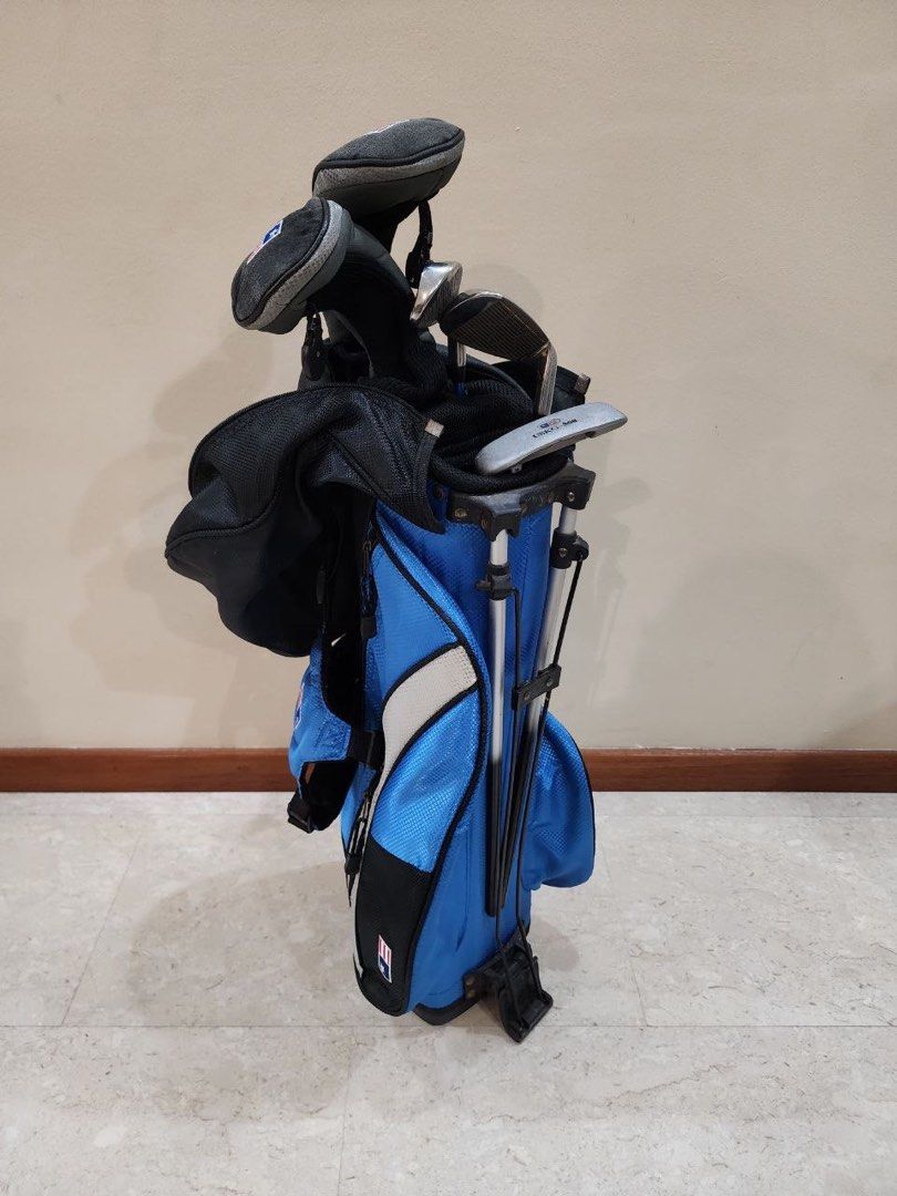 Kids LEFT HANDED golf club set with blue golf bag, Sports Equipment