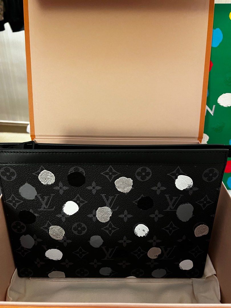 Louis Vuitton x Yayoi Kusama Pochette Voyage review 