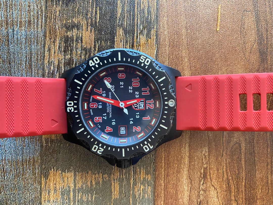 Luminox series sale 8400
