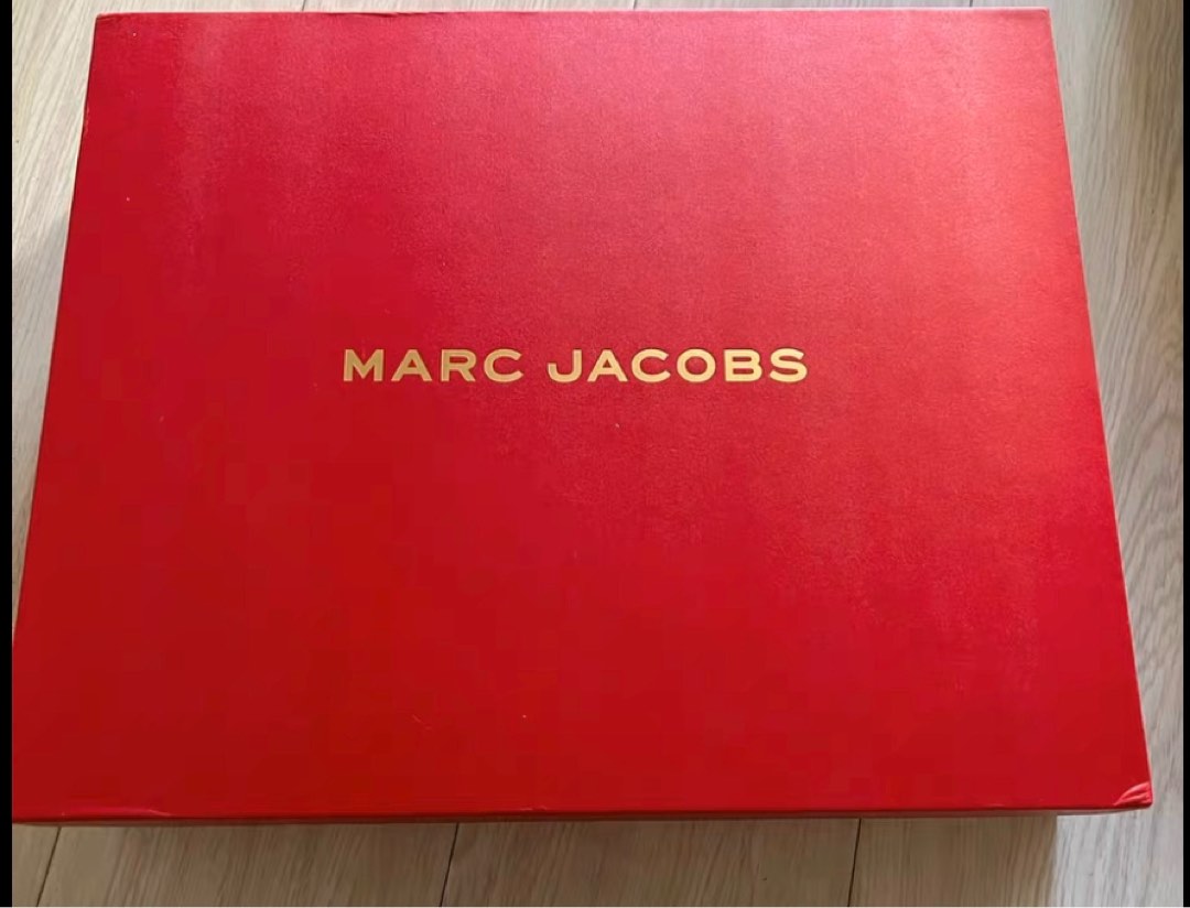Marc Jacobs 2023 Year of Rabbit Premium Red Packet Gift Set, Luxury
