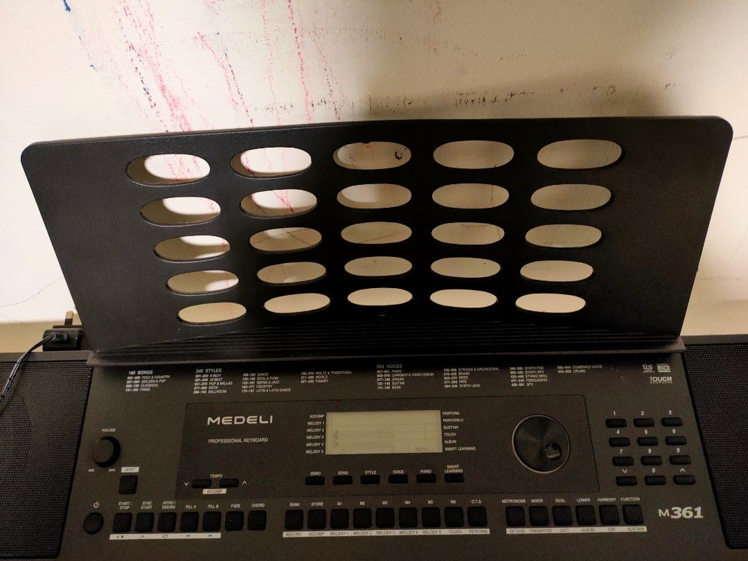 Medeli piano keyboard, Hobbies & Toys, Music & Media, Musical ...