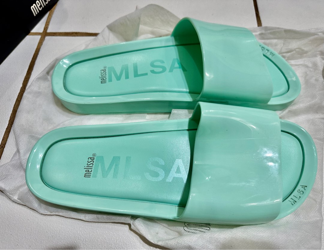 Melissa Beach Slide, Women's Fashion, Footwear, Flats & Sandals on