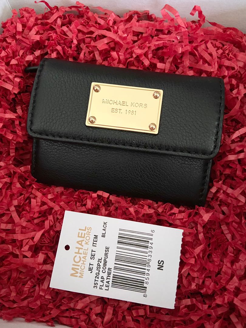 NEW Michael Kors Small Purse, Women's Fashion, Bags & Wallets, Purses &  Pouches on Carousell