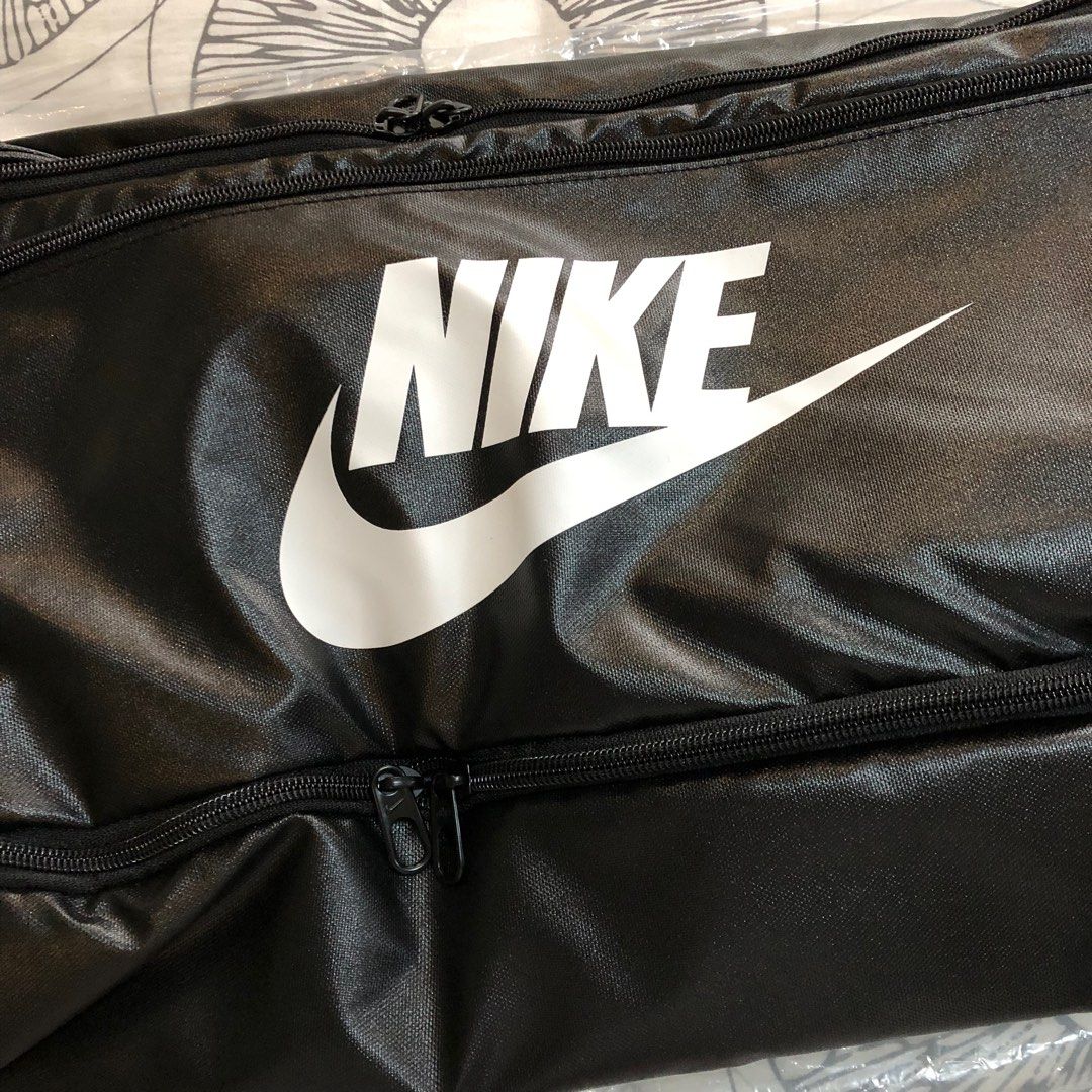 Amazon.com: Nike Brasilia Training Duffel Bag, Versatile Bag with Padded  Strap and Mesh Exterior Pocket, Medium, Flint Grey/Black/White : Clothing,  Shoes & Jewelry